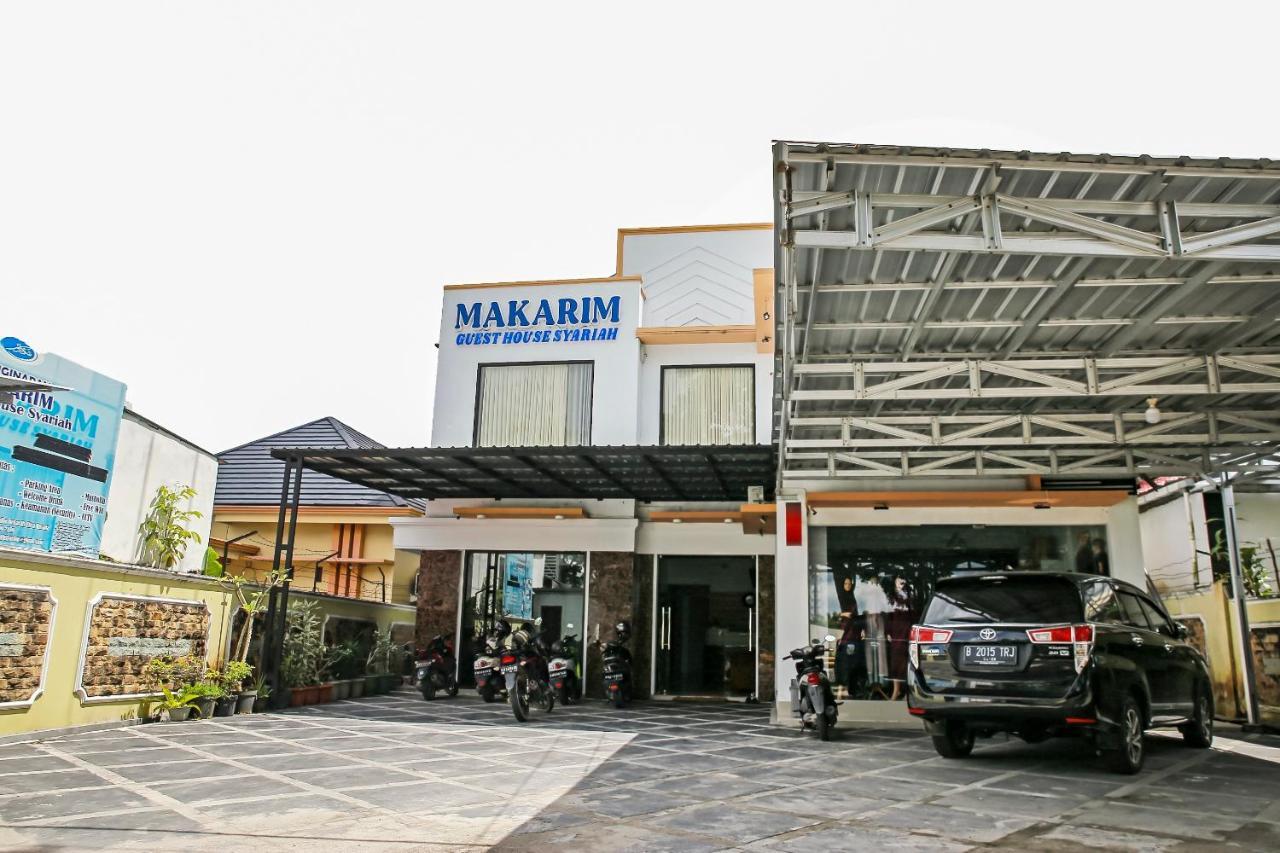 Oyo 90221 Makarim Guest House Syariah パンカランブーン エクステリア 写真
