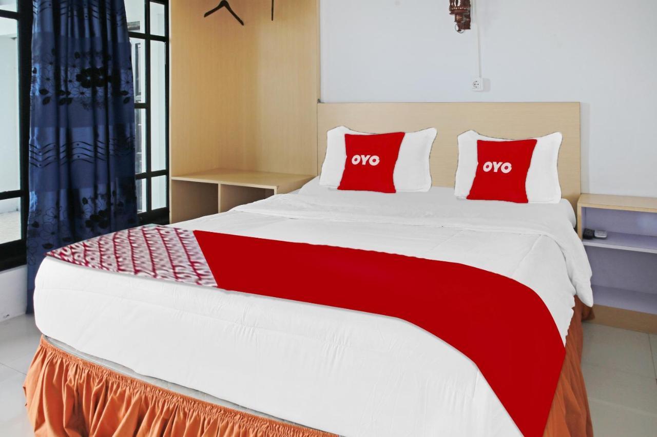 Oyo 90221 Makarim Guest House Syariah パンカランブーン エクステリア 写真
