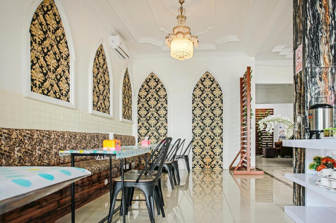 Oyo 90221 Makarim Guest House Syariah パンカランブーン エクステリア 写真