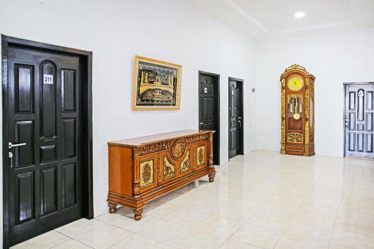 Oyo 90221 Makarim Guest House Syariah パンカランブーン エクステリア 写真